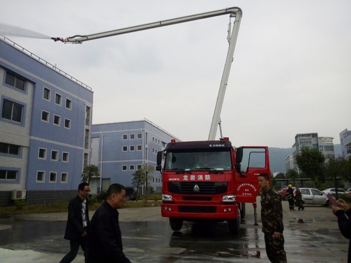 消防演练1.jpg 消防演练1.jpg